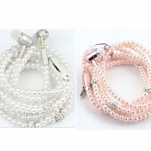 Pearl Earbuds/Pearl necklace